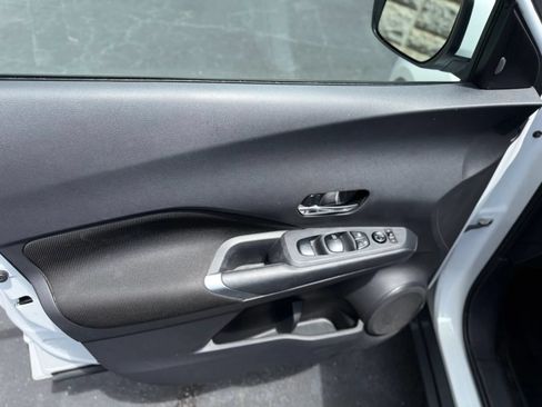 Used 2021 Nissan Kicks SV FWD image 11