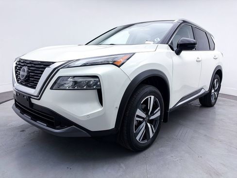 Used 2023 Nissan Rogue SL w/ SL Premium Package image 13