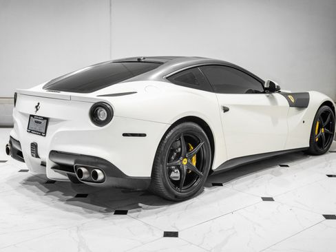 Used 2017 Ferrari F12 Berlinetta RWD image 9