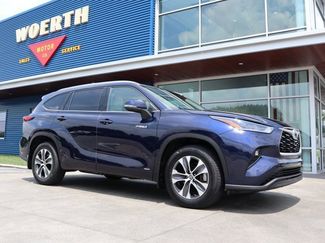 Used 2021 Toyota Highlander XLE image 1
