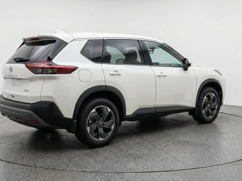 Used 2025 Nissan Rogue SV AWD/4WD image 9