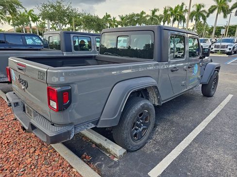 Used 2021 Jeep Gladiator Sport AWD/4WD image 3