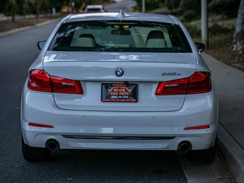 Used 2019 BMW 530e w/ Convenience Package image 5