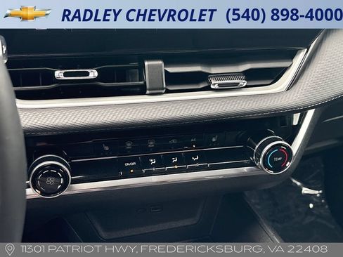 Certified 2025 Chevrolet Equinox LT AWD/4WD image 11