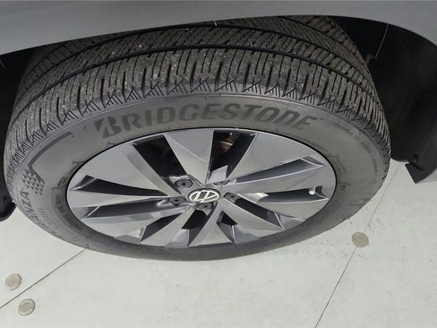 Used 2024 Volkswagen Taos S image 32