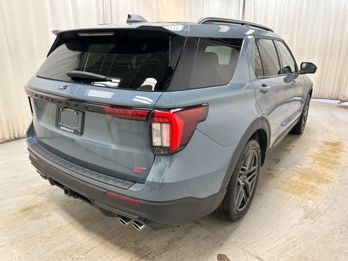 Used 2025 Ford Explorer ST AWD/4WD image 13