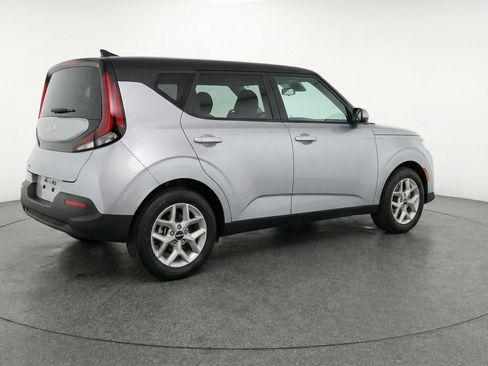 Used 2025 Kia Soul LX w/ LX Technology Package FWD image 9