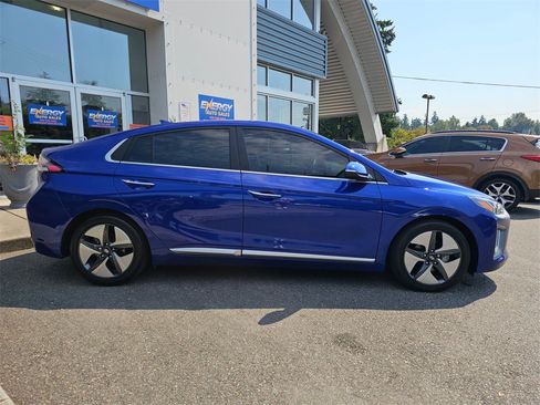 Used 2022 Hyundai Ioniq Limited image 9