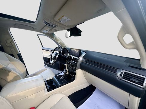 Used 2023 Lexus GX 460 Premium w/ Premium Package image 28