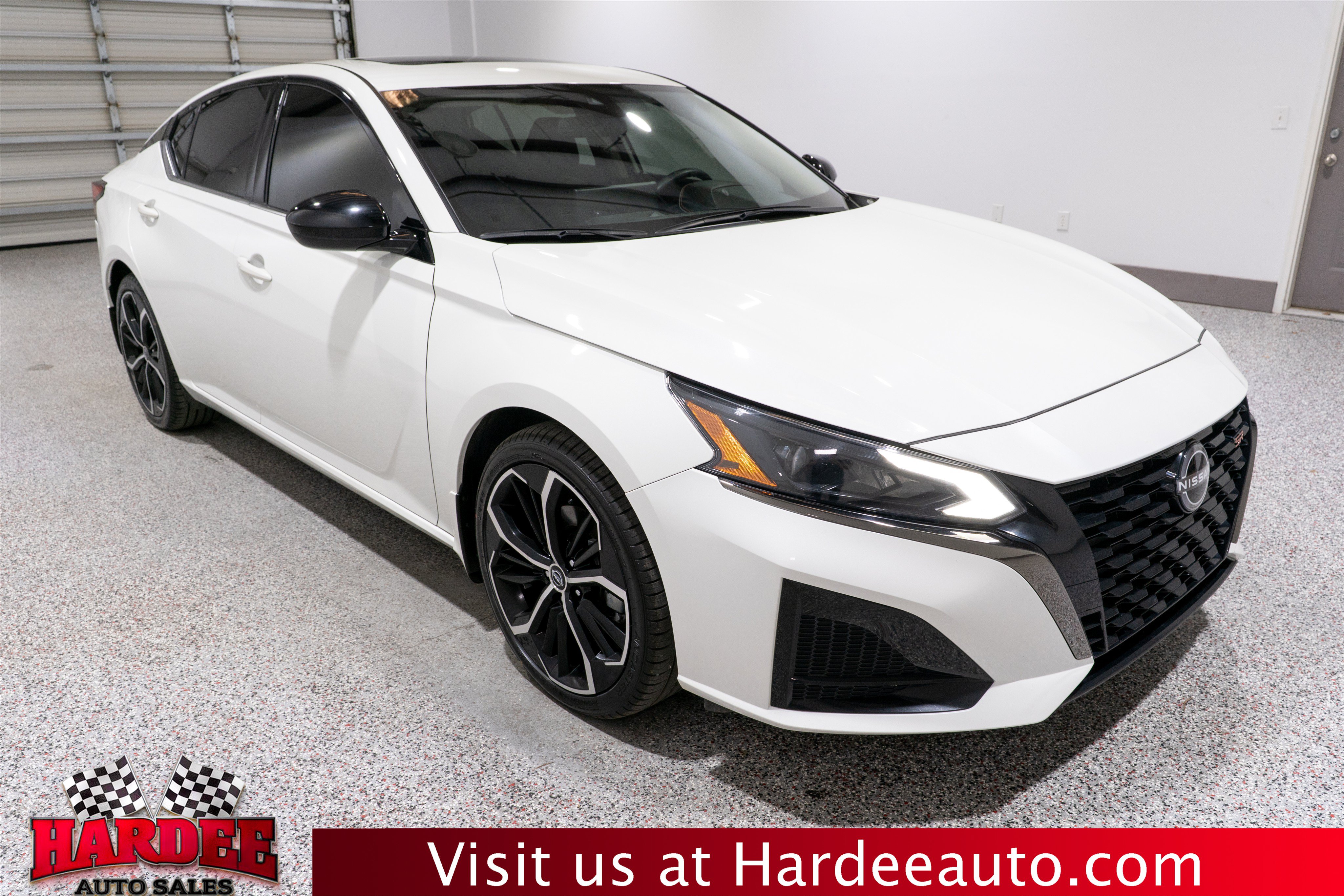 Used 2023 Nissan Altima 2.5 SR w/ SR Premium Package FWD image 6