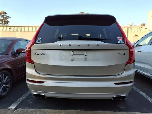 Used 2018 Volvo XC90 T6 Momentum w/ Convenience Package image 6