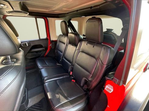 Certified 2022 Jeep Wrangler Unlimited Rubicon w/ Cold Weather Group image 23