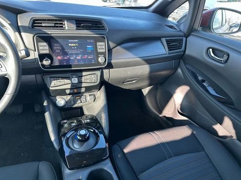 Used 2025 Nissan Leaf SV Plus image 15