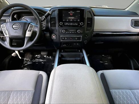Used 2024 Nissan Titan SV w/ SV Convenience Package RWD image 16