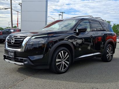 Used 2025 Nissan Pathfinder Platinum