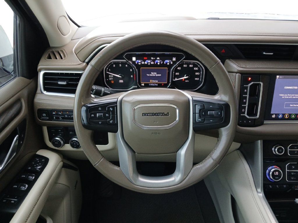 Used 2021 GMC Yukon XL Denali w/ Denali Premium Package AWD/4WD image 21