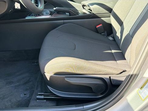Used 2026 Hyundai Elantra SE FWD image 18