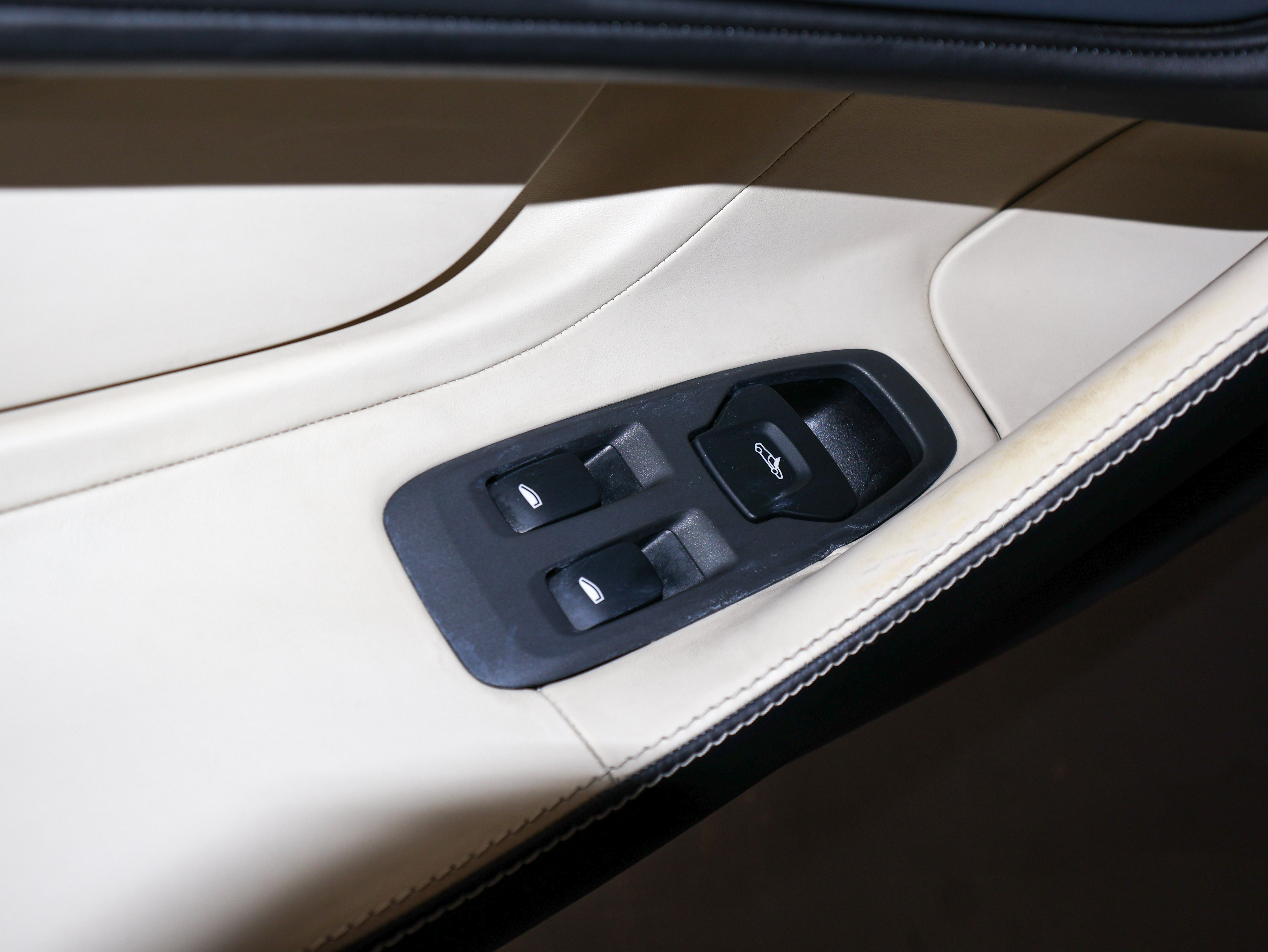 Used 2018 McLaren 570S RWD image 15