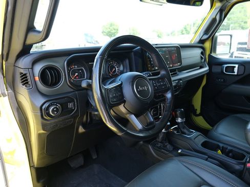 Used 2024 Jeep Gladiator Mojave AWD/4WD image 3
