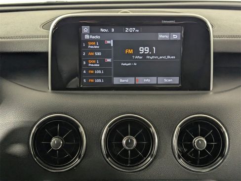 Used 2019 Kia Stinger Base image 19