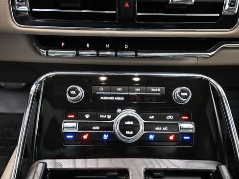Used 2024 Lincoln Navigator L Reserve AWD/4WD image 19