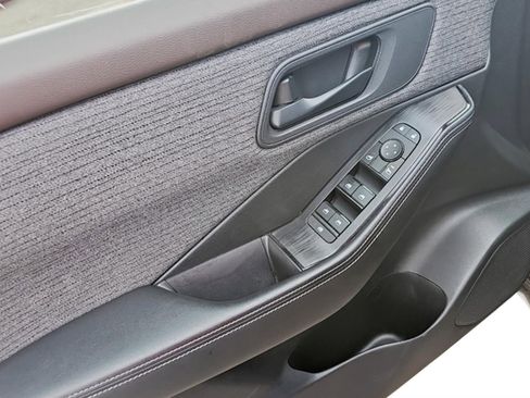 Used 2021 Nissan Rogue S image 20