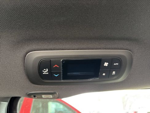 New 2026 Chrysler Pacifica Limited w/ S Appearance Package FWD image 16
