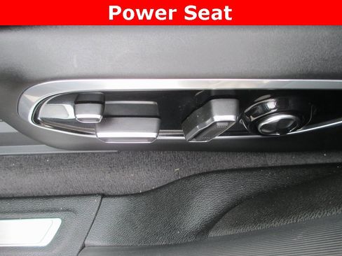 Used 2022 Jeep Grand Cherokee Overland w/ Luxury Tech Group IV image 23