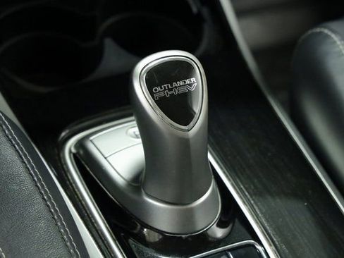 Used 2018 Mitsubishi Outlander SEL image 20