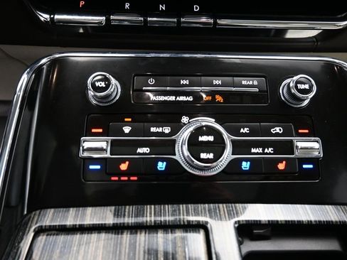 Used 2024 Lincoln Navigator Black Label image 16
