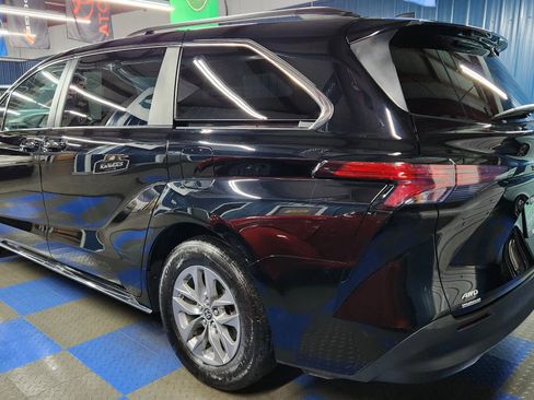 Used 2022 Toyota Sienna LE image 5