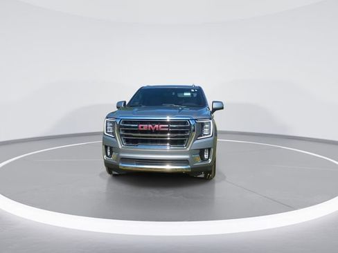 Used 2023 GMC Yukon XL SLT w/ SLT Premium Package AWD/4WD image 3