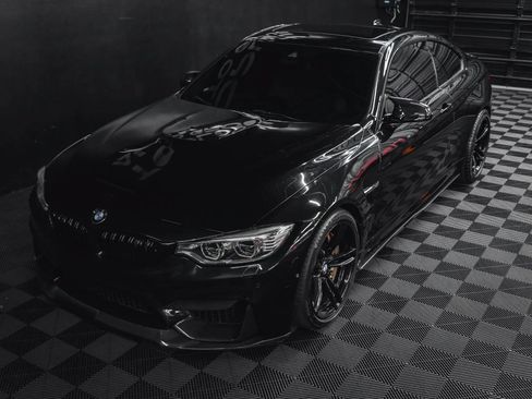Used 2015 BMW M4 Coupe w/ Executive Package RWD image 31