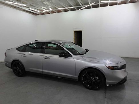 Used 2024 Honda Accord Sport image 4