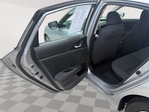 Used 2019 Honda Insight LX image 17