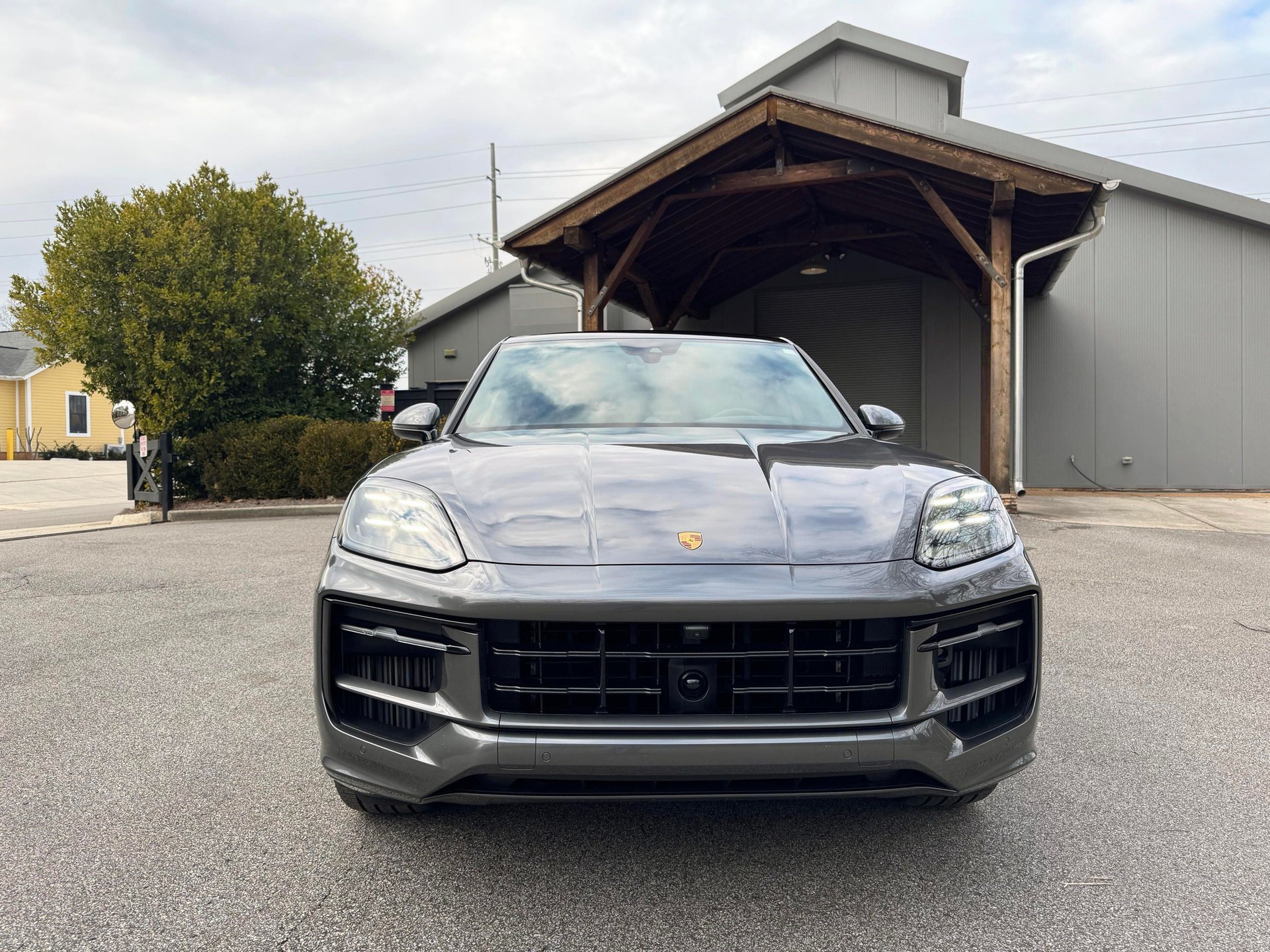 Used 2025 Porsche Cayenne GTS AWD/4WD image 10