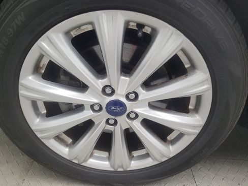 Used 2017 Ford Escape Titanium FWD image 31