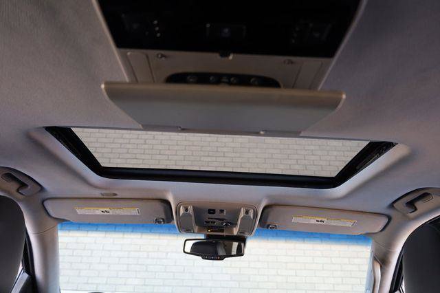 Used 2015 Cadillac Escalade Luxury AWD/4WD image 39