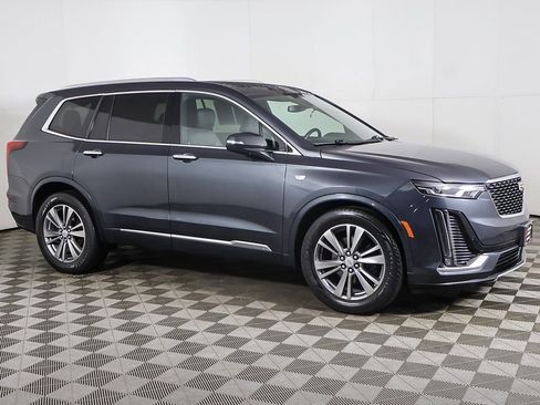 Used 2022 Cadillac XT6 Premium Luxury image 15
