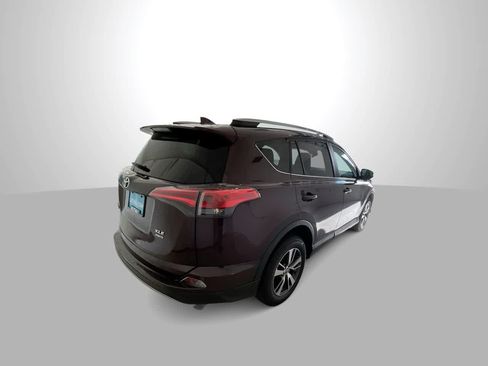 Used 2018 Toyota RAV4 XLE AWD/4WD image 8