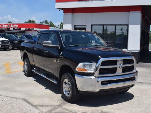 Used 2012 RAM 2500 ST w/ Chrome Appearance Group AWD/4WD image 2