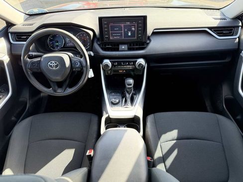 Used 2019 Toyota RAV4 LE image 13