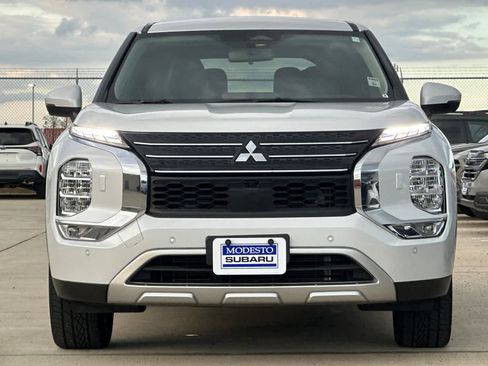 Used 2024 Mitsubishi Outlander SE image 8