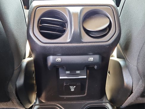 Used 2021 Jeep Gladiator Rubicon AWD/4WD image 14