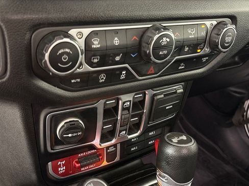 Used 2025 Jeep Wrangler Unlimited Sport AWD/4WD image 41