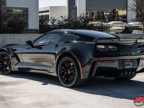 Used 2015 Chevrolet Corvette Z06 w/ 3LZ Preferred Equipment Group image 54