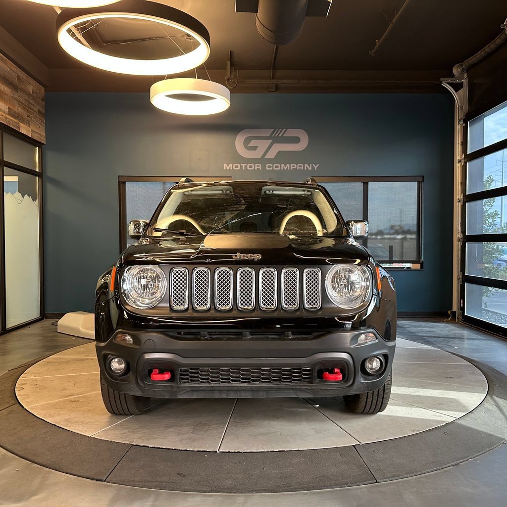Used 2017 Jeep Renegade Trailhawk w/ Premium Trailhawk Package AWD/4WD image 8