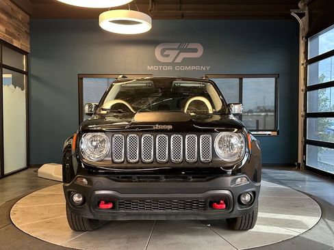 Used 2017 Jeep Renegade Trailhawk w/ Premium Trailhawk Package AWD/4WD image 8