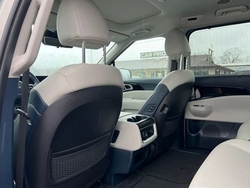 Certified 2025 Kia Carnival SX Prestige image 10