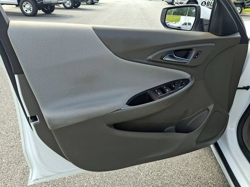 Used 2021 Chevrolet Malibu LT FWD image 12